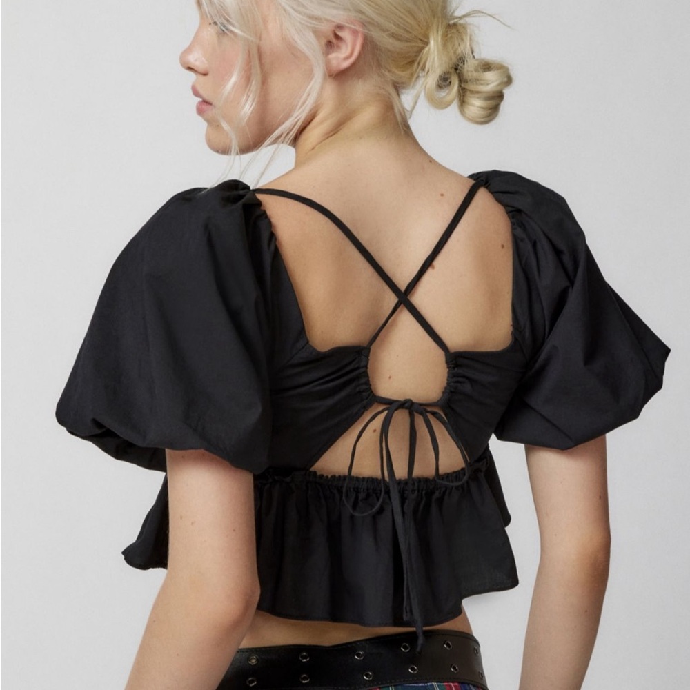 🆕 || Kimchi Blue @ Urban Outfitters || Lara Cropped Babydoll Blouse